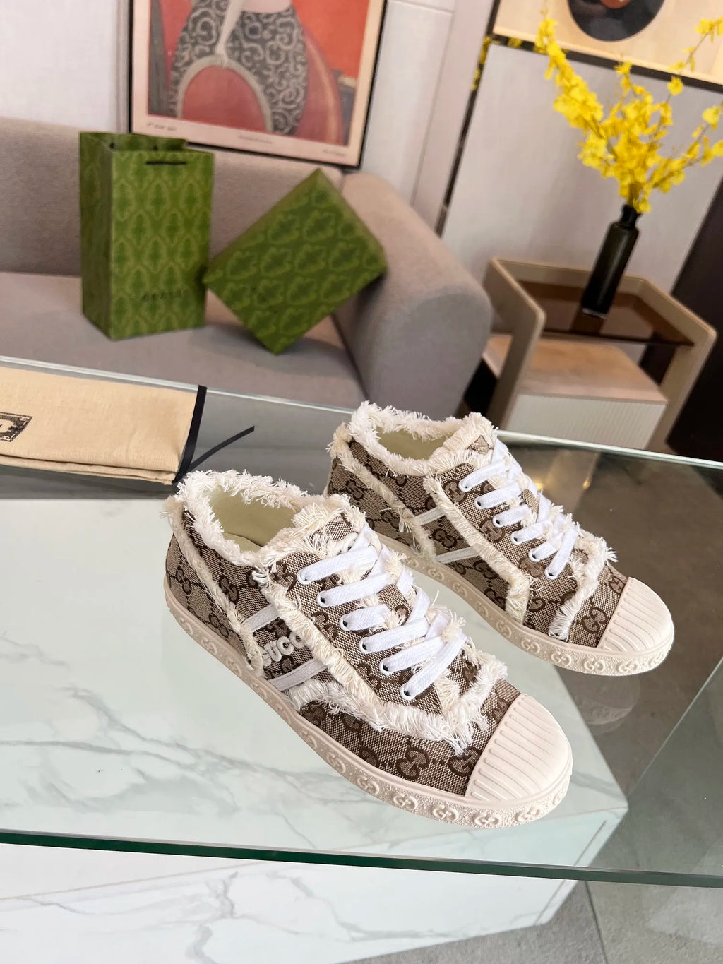 Women Sneakers M708