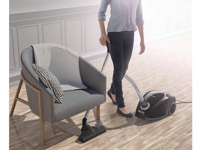 Bagged Canister Vacuum Cleaner U824