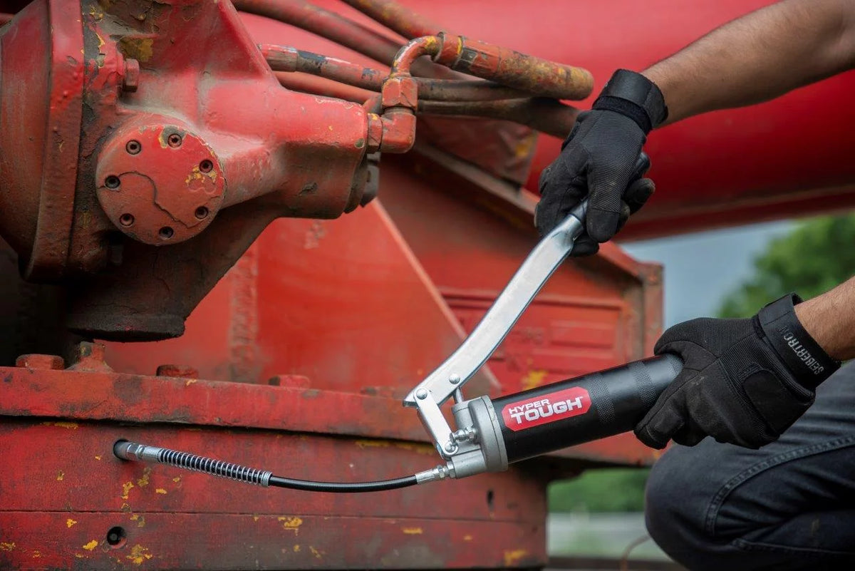 Black Heavy Duty 15 Lever Grease Gun J74802