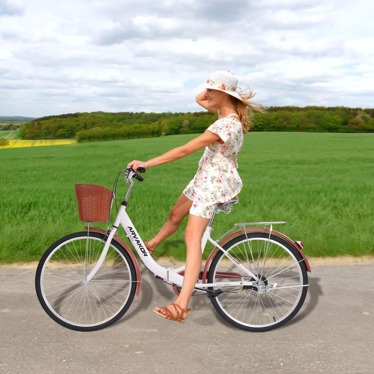 26 Inch White Foldable Cruiser Bike with Basket X601