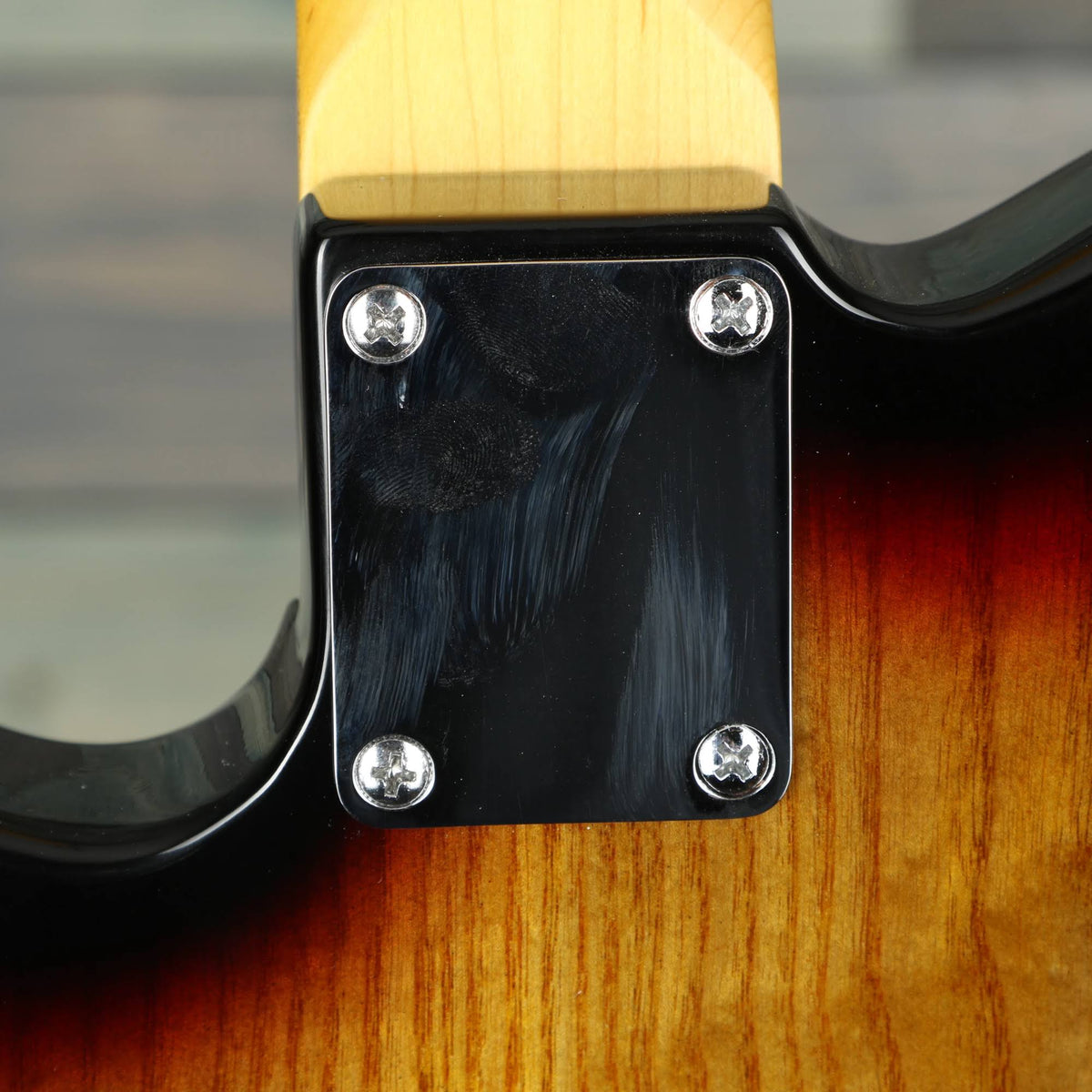 3-Tone Sunburst Semi-Hollow Electric Guitar Q80393