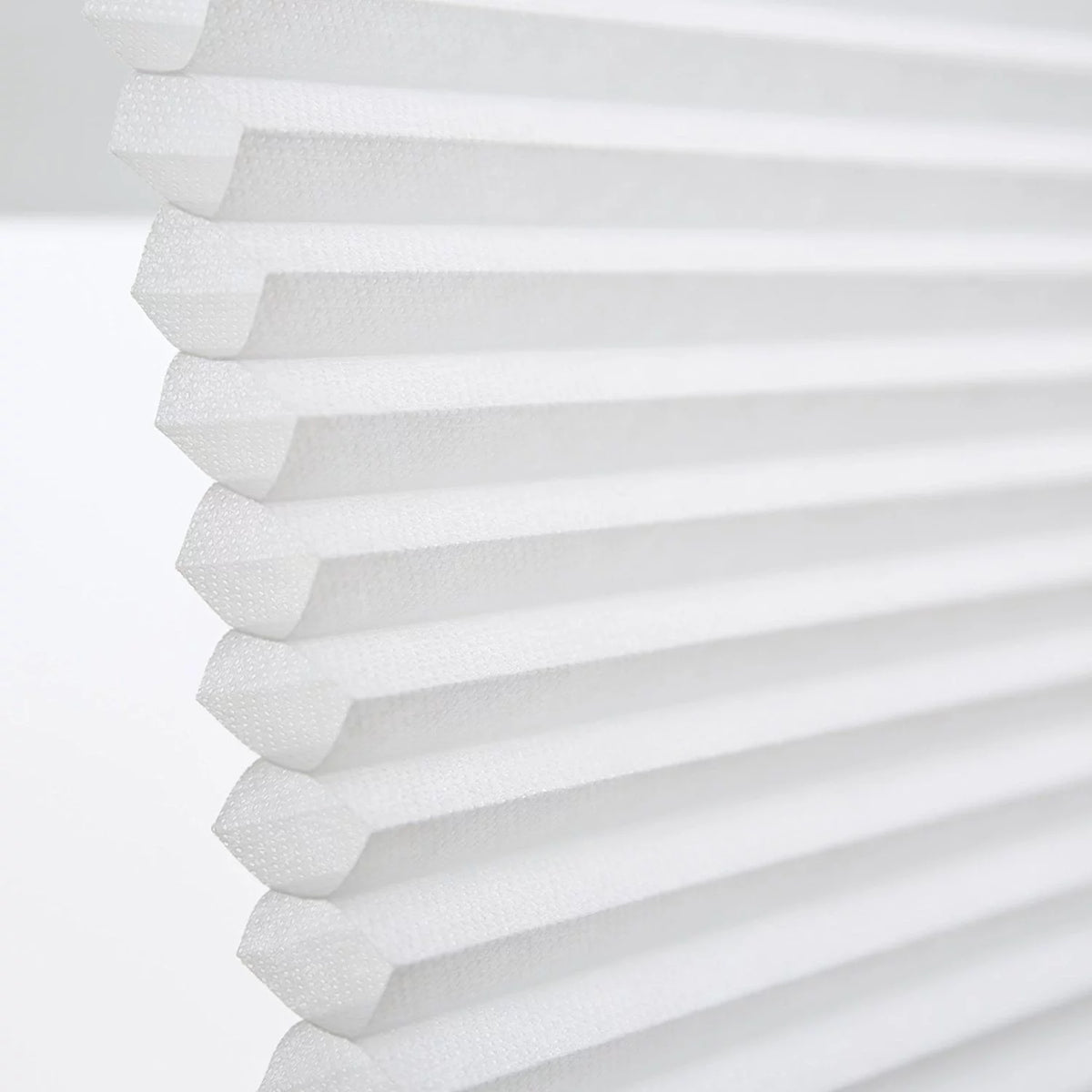White Cordless Cellular Light Filtering Shade L19605