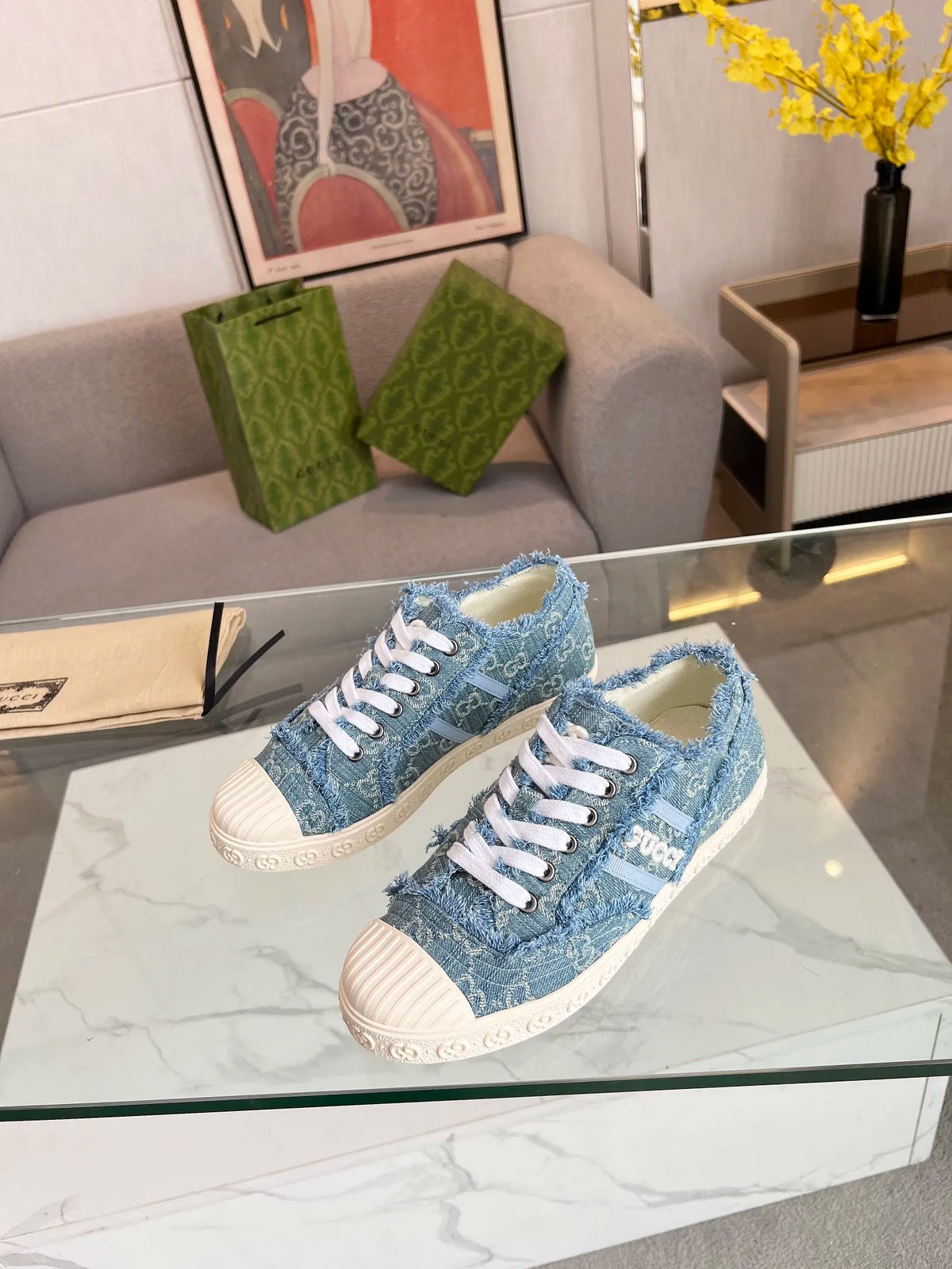 Women Sneakers M708