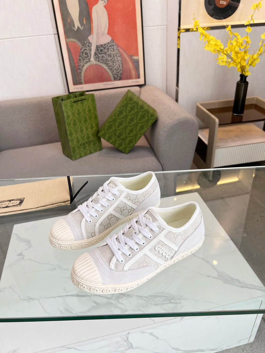Women Sneakers M708