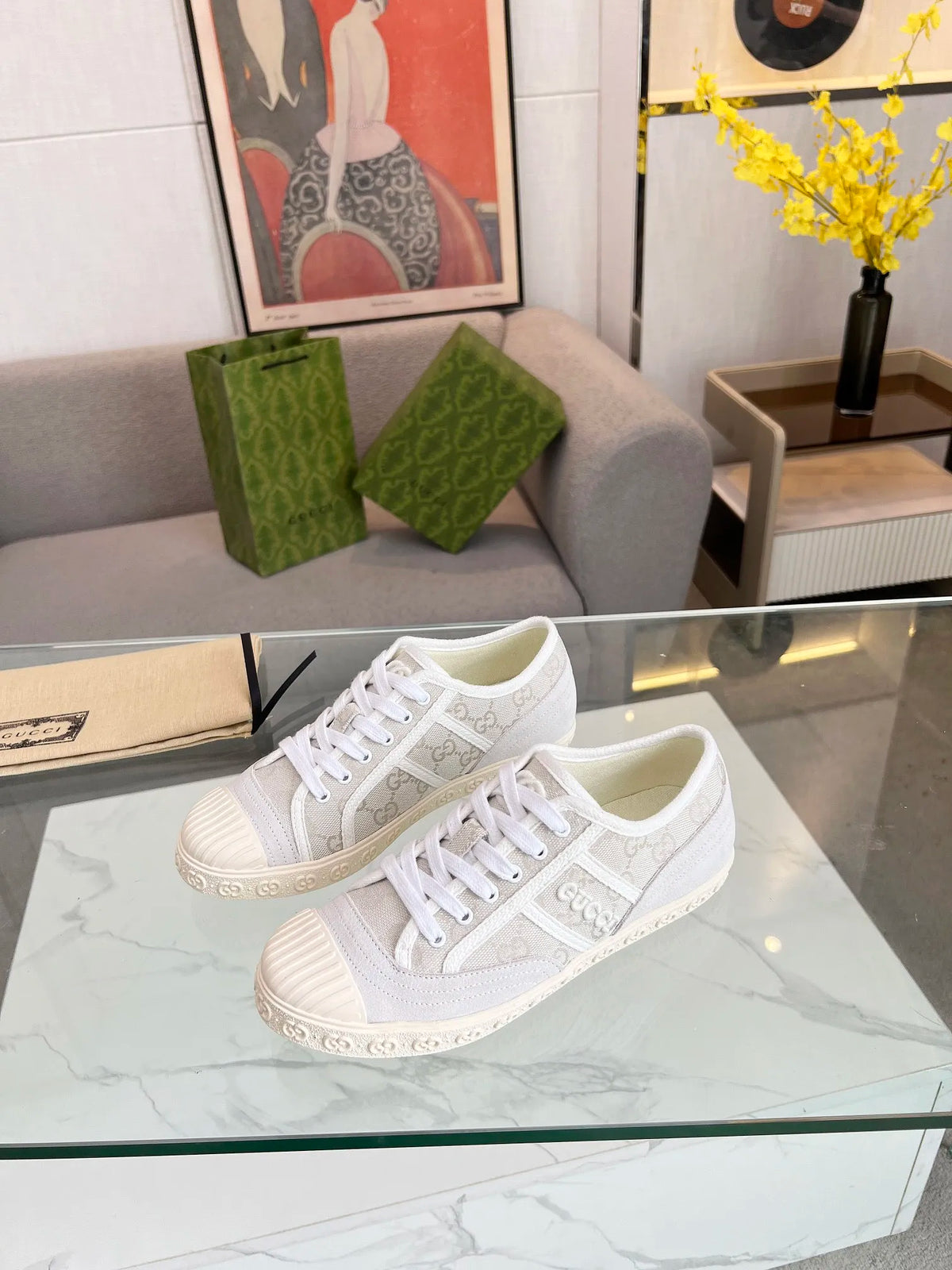 Women Sneakers M708