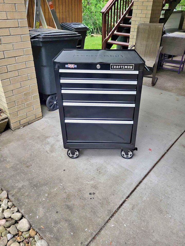 26.5-in W x 34-in H 5-Drawer Steel Rolling Tool Cabinet P68188