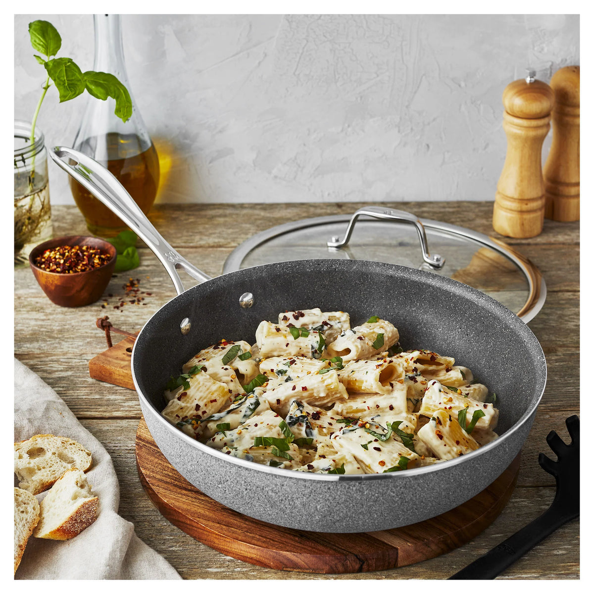 11 Aluminum Non-Stick Pan with Lid R691