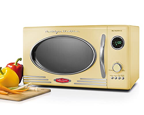 0.9 cu.ft 800-Watt Yellow Countertop Microwave Oven E88771