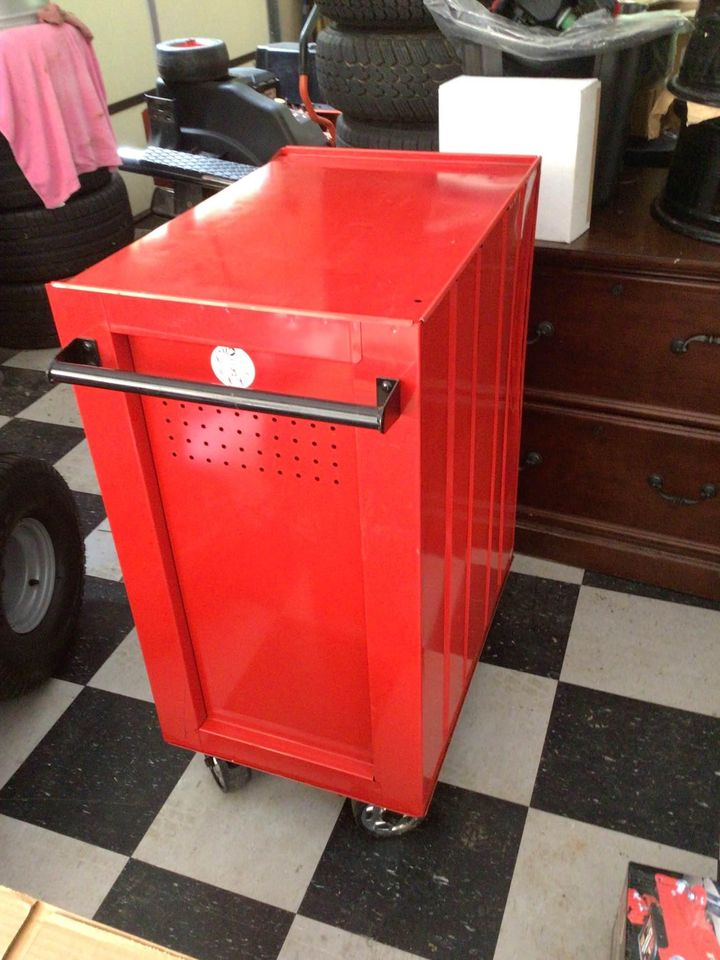 26.5-in W x 34-in H 5-Drawer Steel Rolling Tool Cabinet P68188