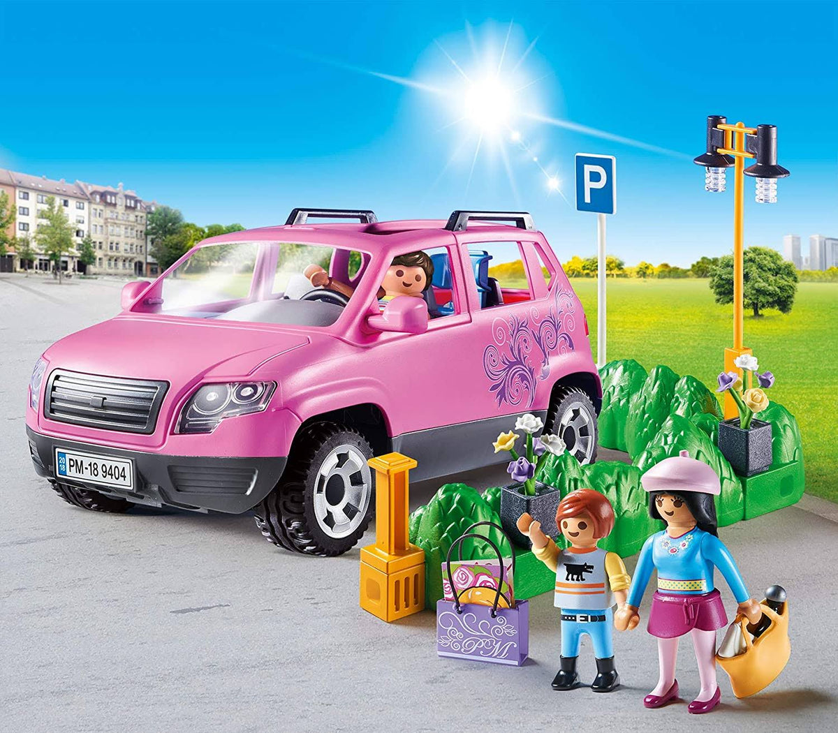 Family Car with Parking Space Y592