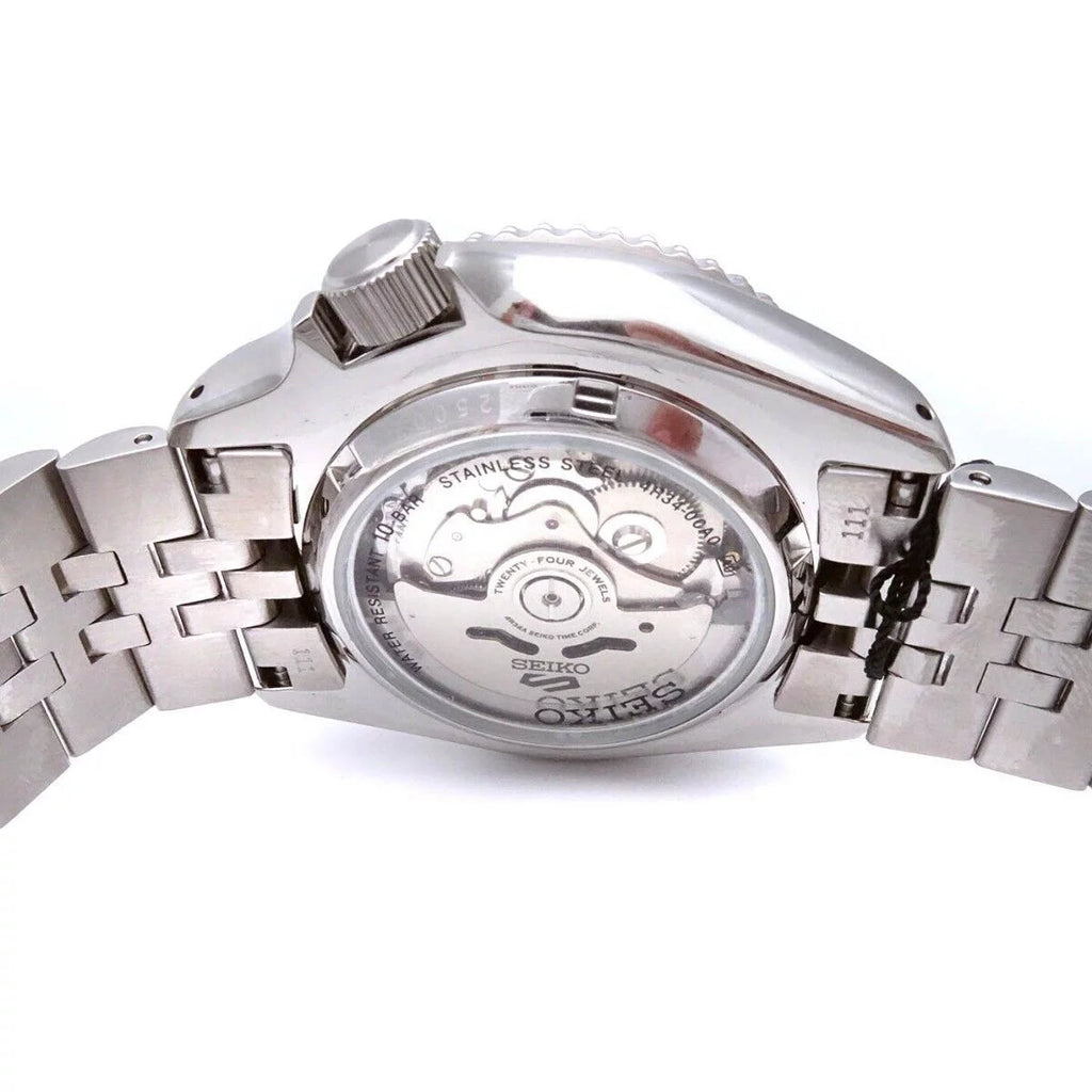 Black and Blue Bezel Watch B677