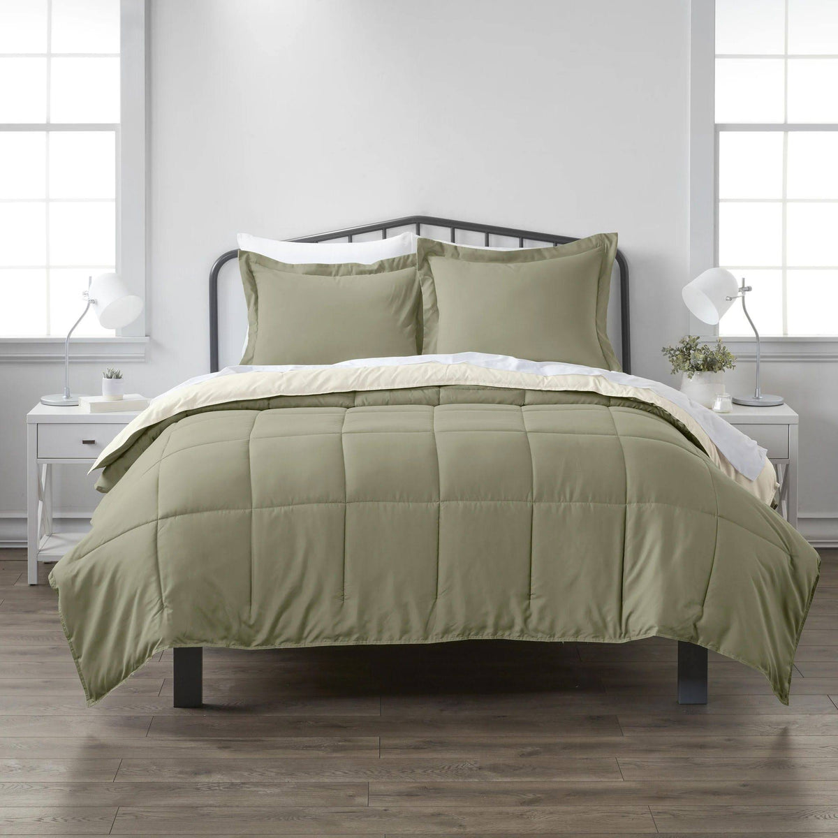 Reversible Down Alternative Comforter King Cal King Q24049